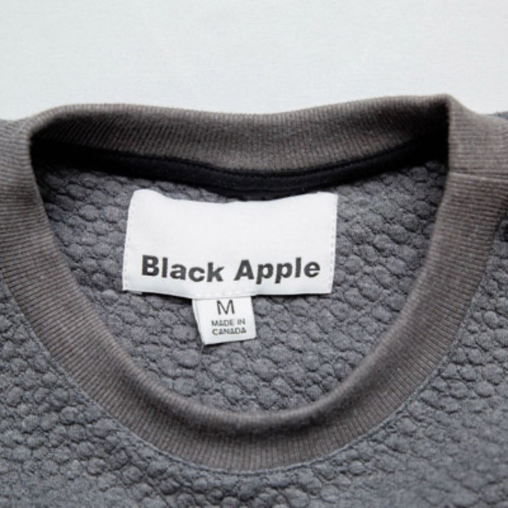 BLACK APPLE - Picture 4 of 5